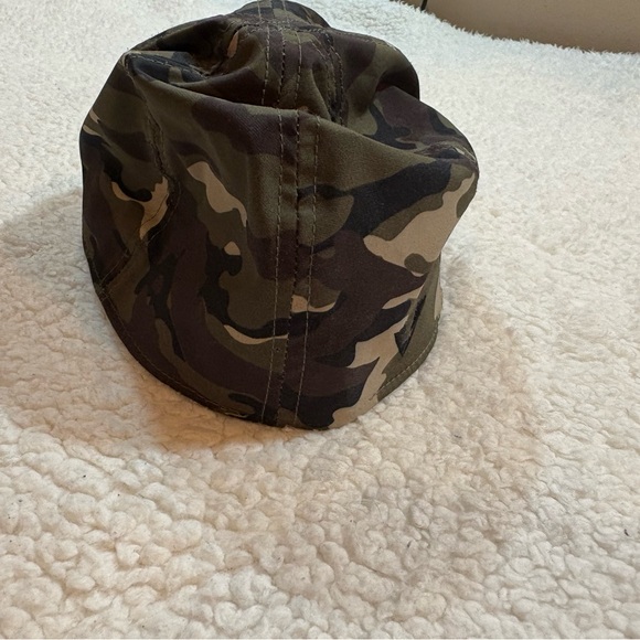 Oakley Camo Cap - Picture 2 of 6
